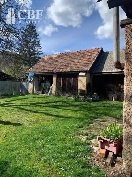 NA PREDAJ DOM S HOSPODÁRSKYM ZÁZEMÍM, ZÁHRADOU V NADABULEJ