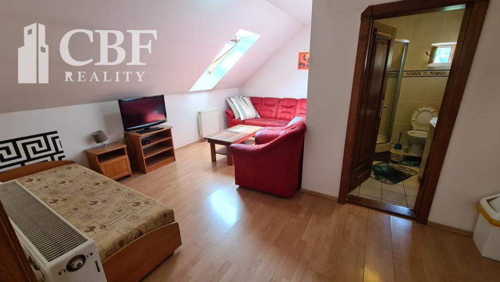 ZABEHNUTÝ BOWLING BAR A UBYTOVANIE NA PREDAJ !