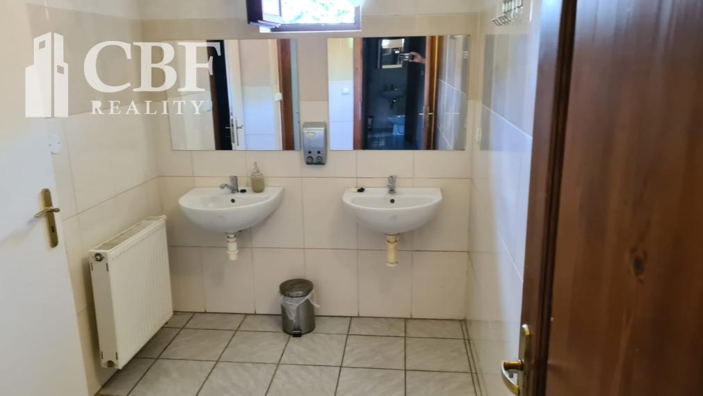 ZABEHNUTÝ BOWLING BAR A UBYTOVANIE NA PREDAJ !