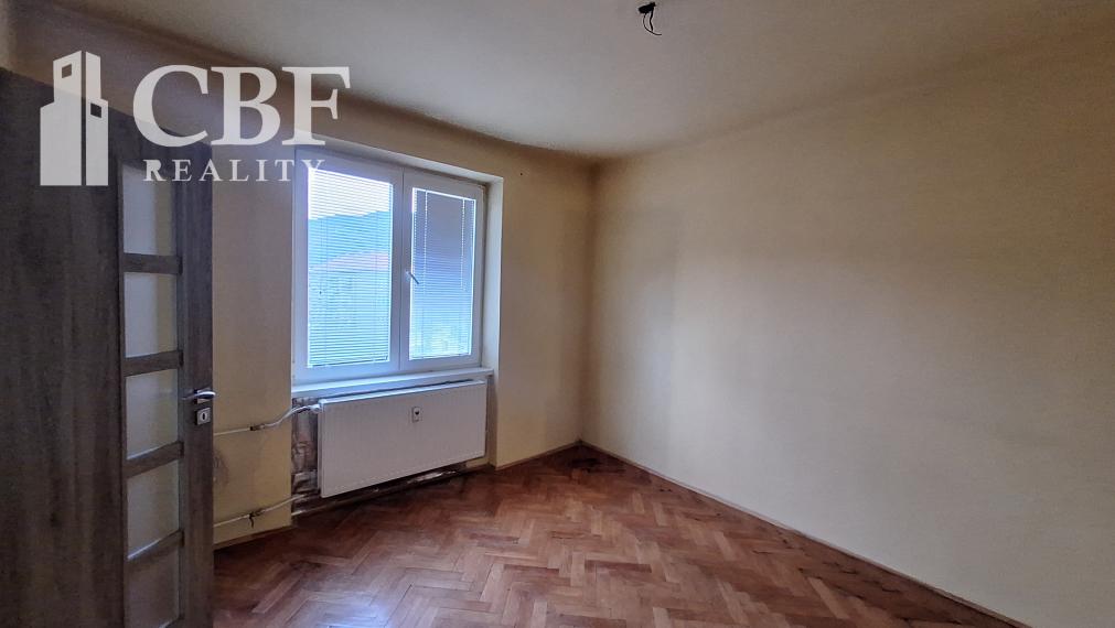 ZNÍŽENÁ CENA ! 2 - IZBOVÝ BYT NA PREDAJ V MESTE DOBŠINÁ !