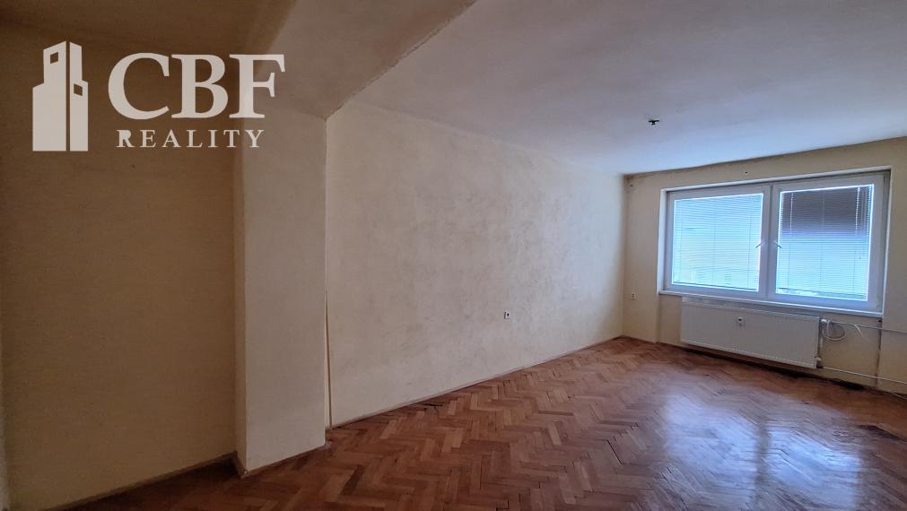 ZNÍŽENÁ CENA ! 2 - IZBOVÝ BYT NA PREDAJ V MESTE DOBŠINÁ !