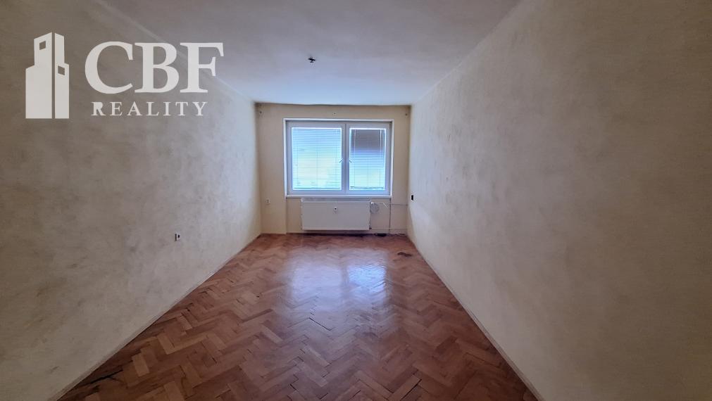 ZNÍŽENÁ CENA ! 2 - IZBOVÝ BYT NA PREDAJ V MESTE DOBŠINÁ !