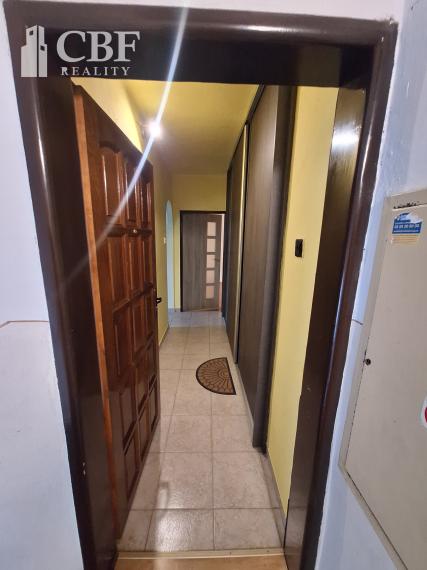 ZNÍŽENÁ CENA ! 2 - IZBOVÝ BYT NA PREDAJ V MESTE DOBŠINÁ !