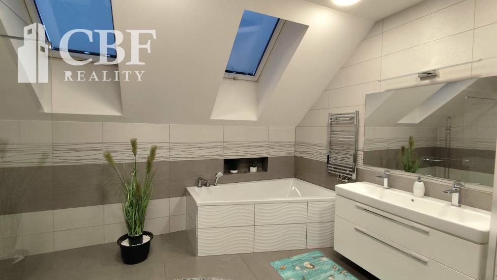 Lučenec- nadštandardný  rodinný dom v širšom centre Lučenca