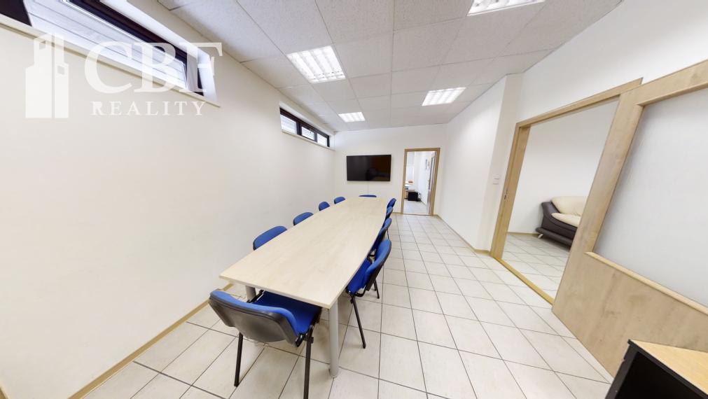 Reprezentatívna administratívna budova na predaj–Poprad Veľká