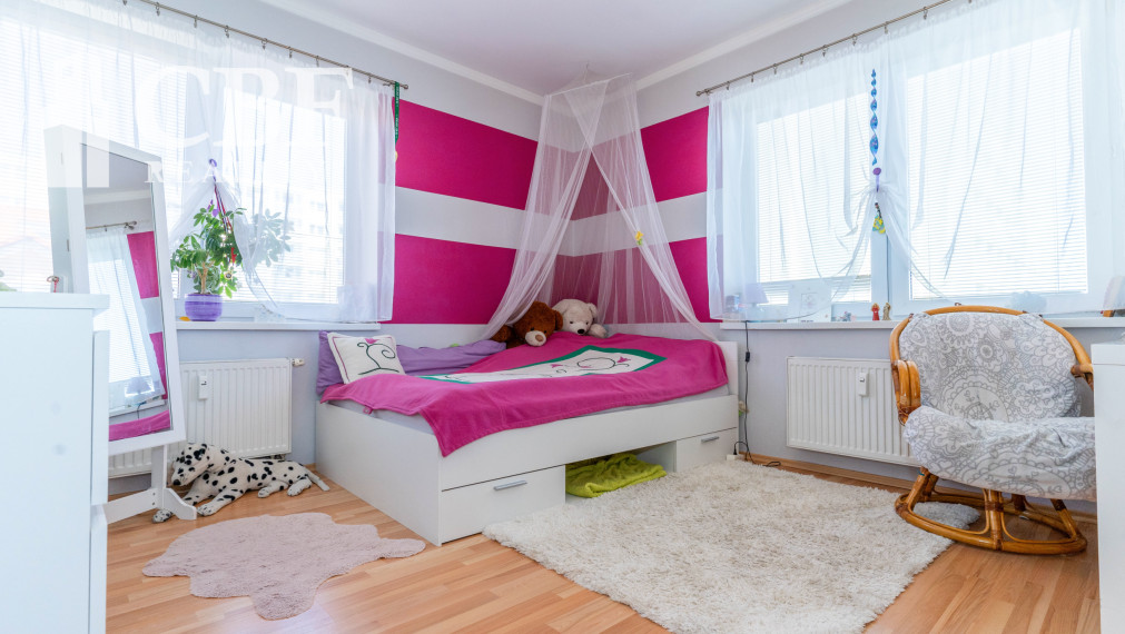 Exkluzívny prenájom - veľkometrážny 4-izbový byt v obľúbenej lokalite Popradu