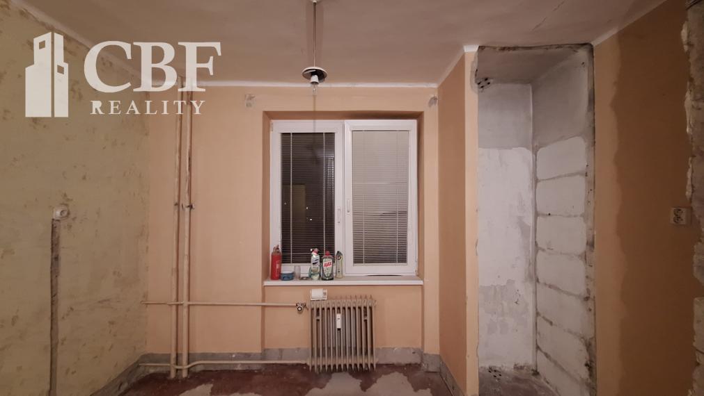 ZNÍŽENÁ CENA ! 2-IZBOVÝ BYT S BALKÓNOM NA PREDAJ !