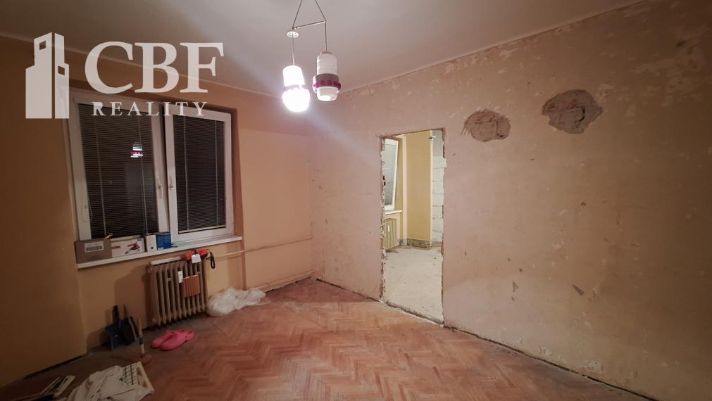 ZNÍŽENÁ CENA ! 2-IZBOVÝ BYT S BALKÓNOM NA PREDAJ !