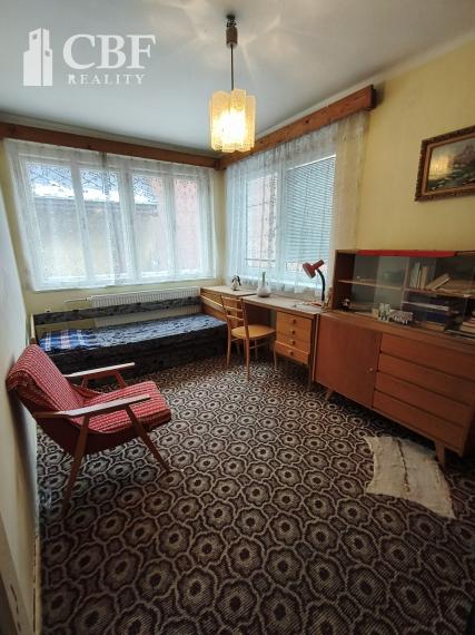 Dom na predaj - Sedliacka Dubová - pozemok 922 m2