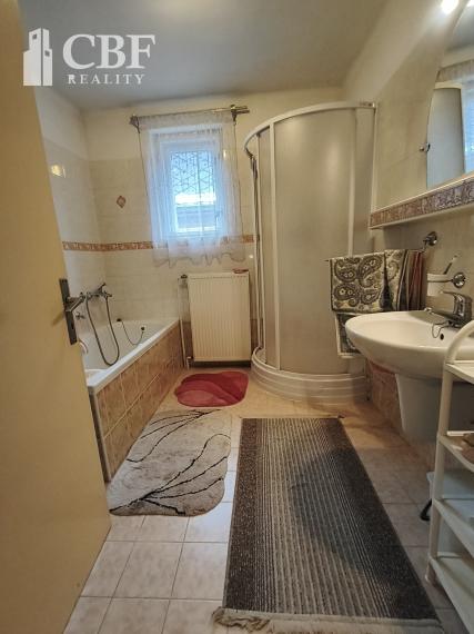 Dom na predaj - Sedliacka Dubová - pozemok 922 m2