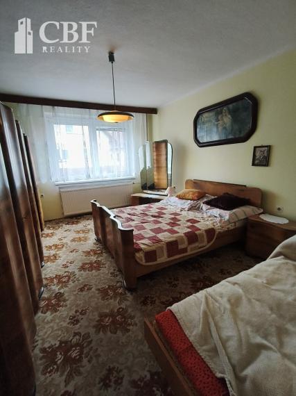 Dom na predaj - Sedliacka Dubová - pozemok 922 m2