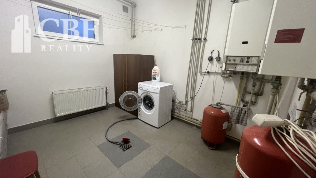 PRENÁJOM  - 3  IZBOVÝ BYT V RD S BALKÓNOM  V PLEŠIVEC