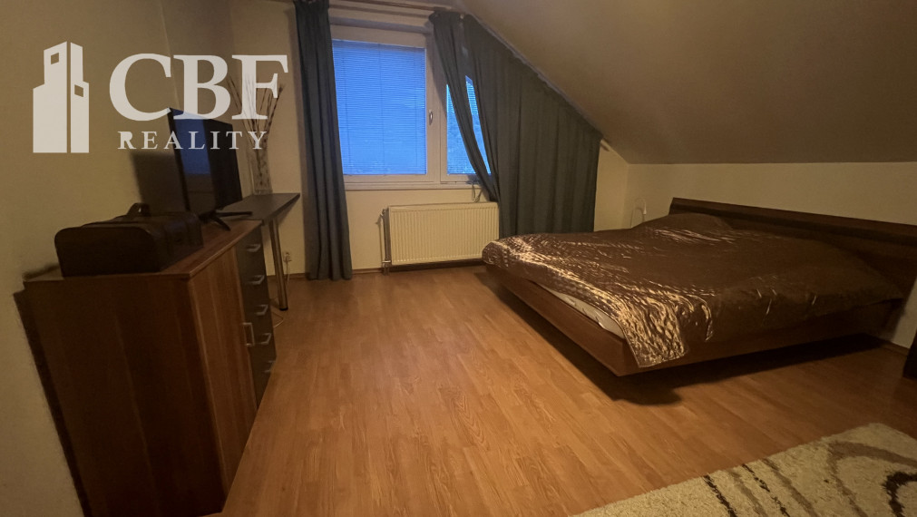 PRENÁJOM  - 3  IZBOVÝ BYT V RD S BALKÓNOM  V PLEŠIVEC