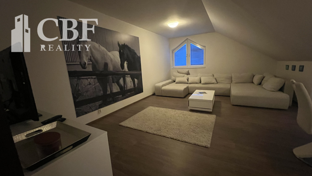 PRENÁJOM  - 3  IZBOVÝ BYT V RD S BALKÓNOM  V PLEŠIVEC