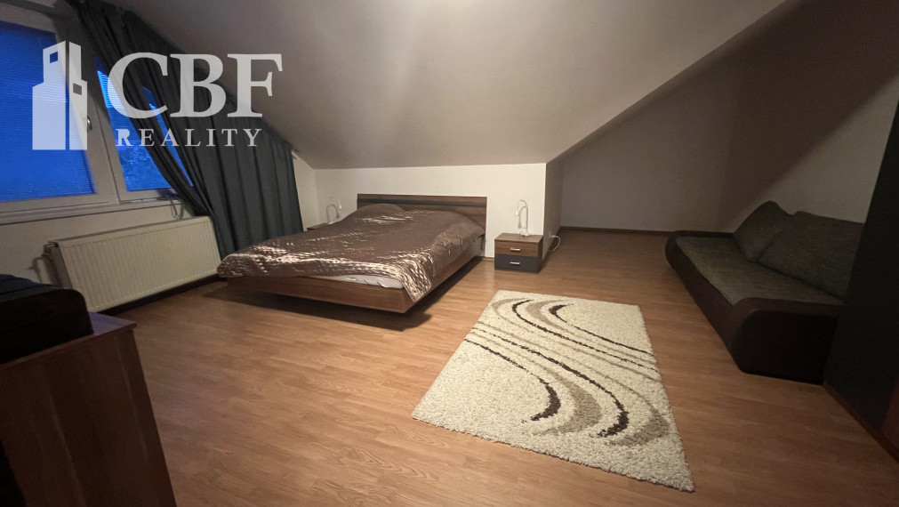 PRENÁJOM  - 3  IZBOVÝ BYT V RD S BALKÓNOM  V PLEŠIVEC