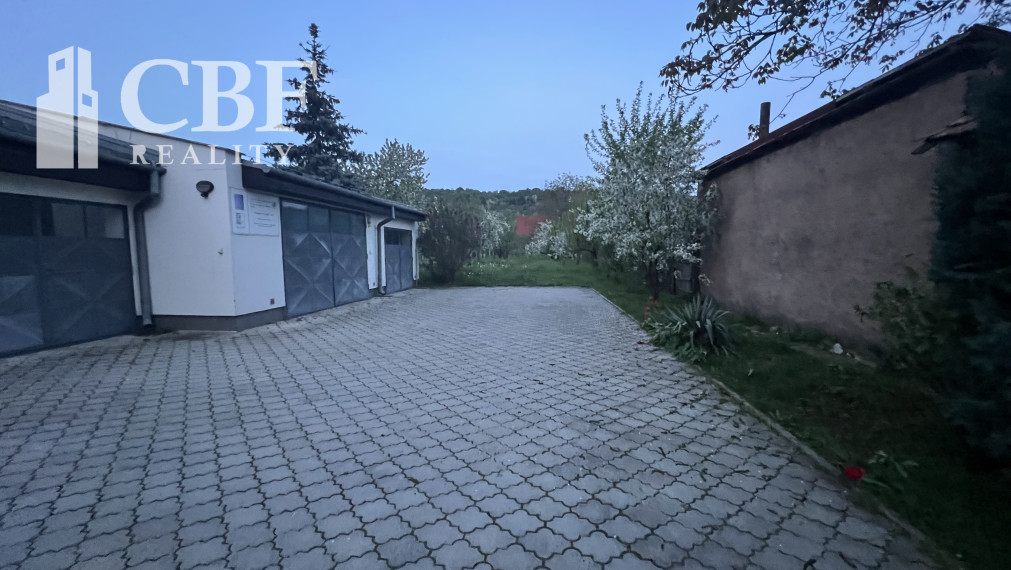 PRENÁJOM  - 3  IZBOVÝ BYT V RD S BALKÓNOM  V PLEŠIVEC