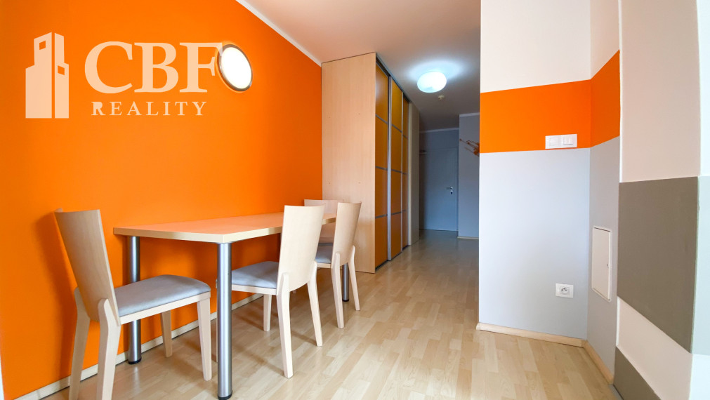 PRENÁJOM 2i apartmán v blízkosti centra s parkovacím miestom, Poprad