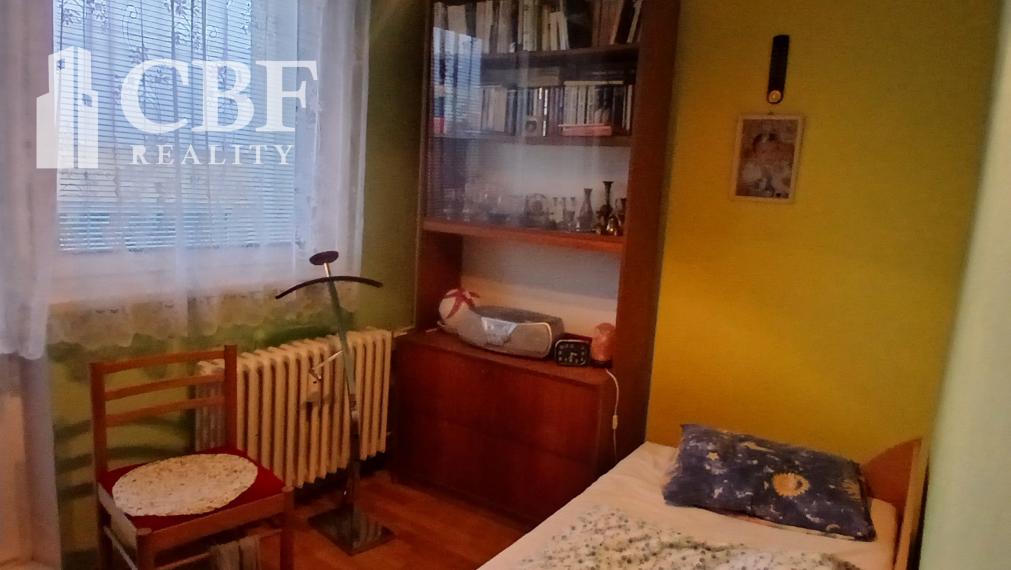 Na predaj 1-izbový byt s 2 balkónmi  v pôvodnom stave.