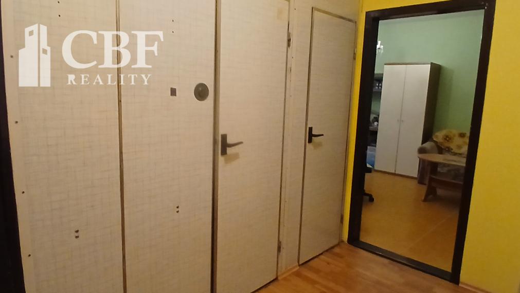 Na predaj 1-izbový byt s 2 balkónmi  v pôvodnom stave.