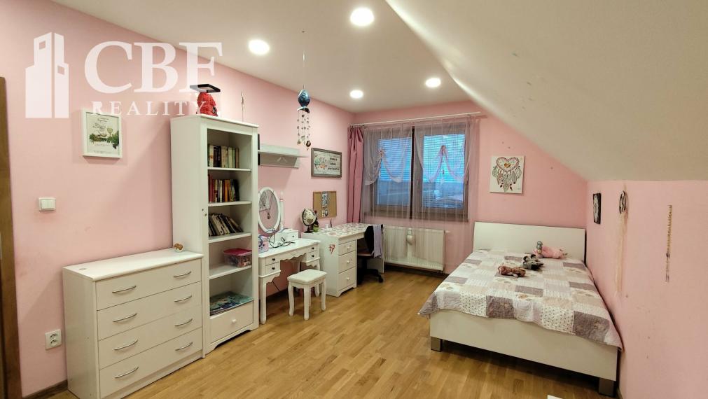 Lučenec- nadštandardný  rodinný dom v Lučenci