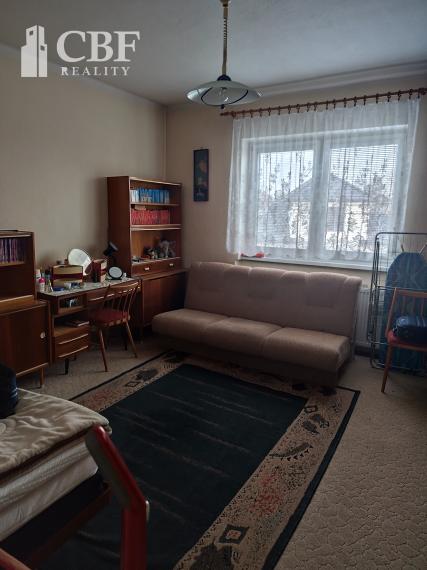 Tomášovce-   rodinný dom na predaj s veľkým pozemkom