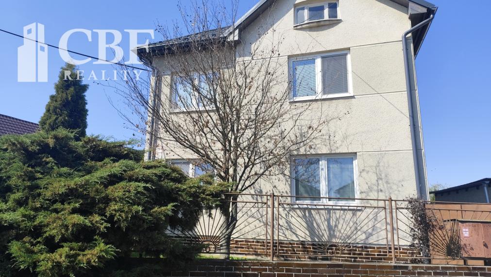 Tomášovce-   rodinný dom na predaj s veľkým pozemkom