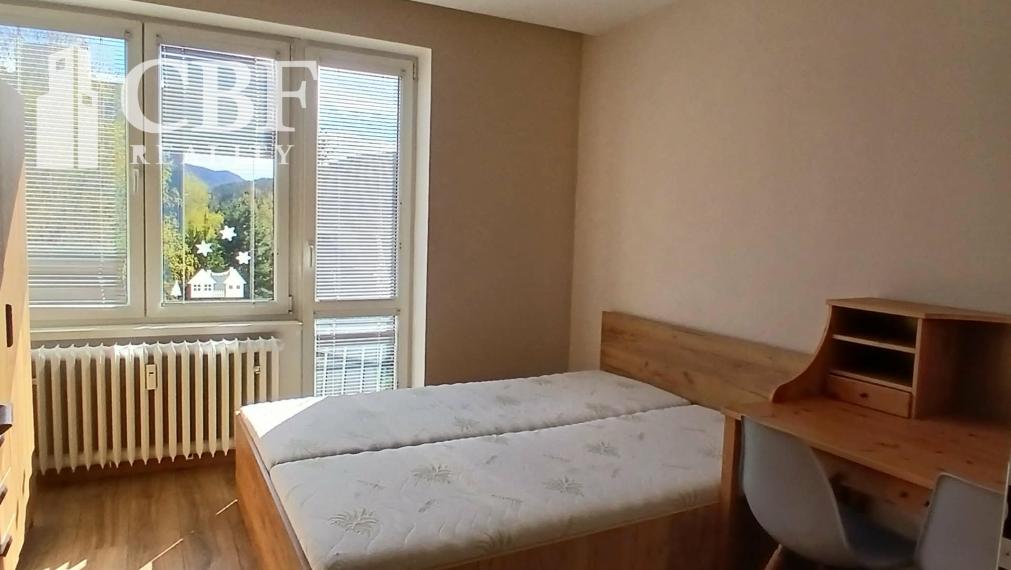 NA PREDAJ 3-IZBOVÝ BYT RENOVOVANÝ, VARGOVÉ POLE - ROŽŇAVA