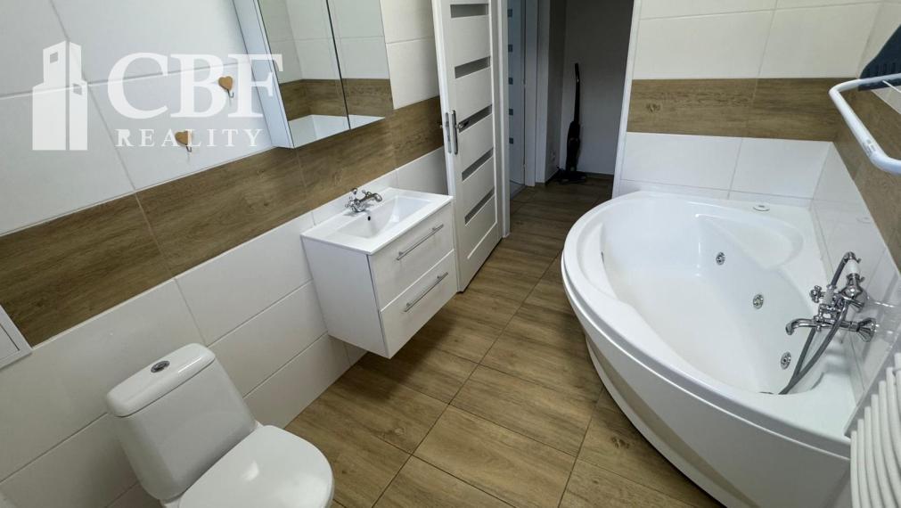 Plešivec-na predaj moderný a priestranný 2-izbový byt po kompletnej rekonštrukcii