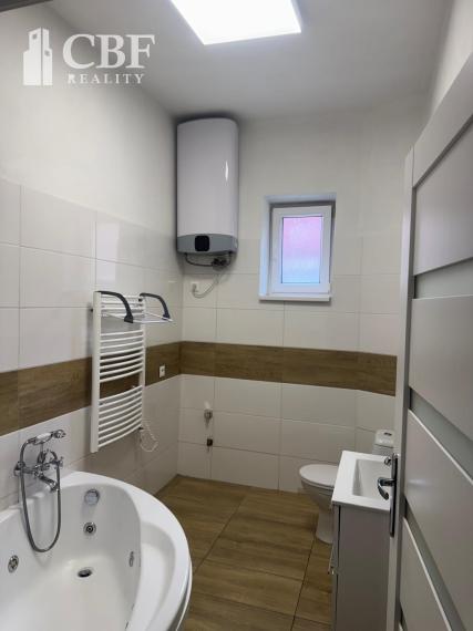 Plešivec-na predaj moderný a priestranný 2-izbový byt po kompletnej rekonštrukcii