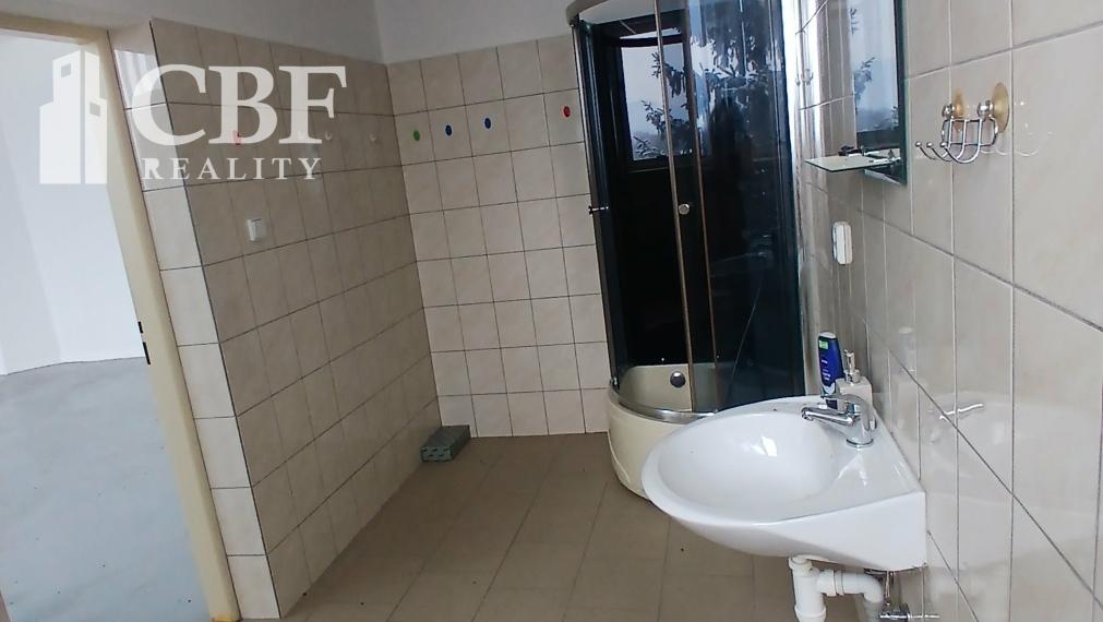 Na prenájom administratívne priestory- Brzotín- Bak