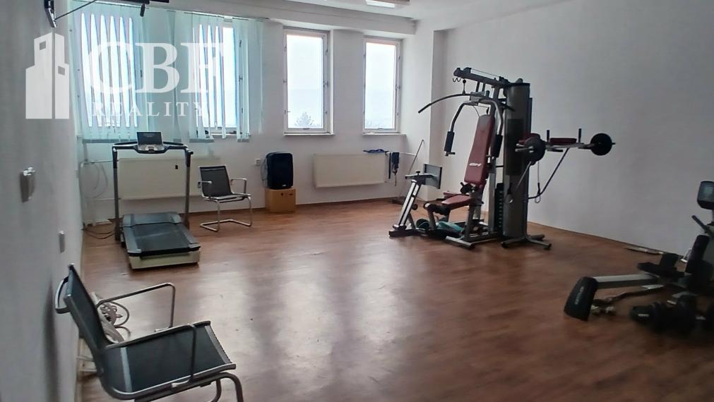 Na prenájom administratívne priestory- Brzotín- Bak