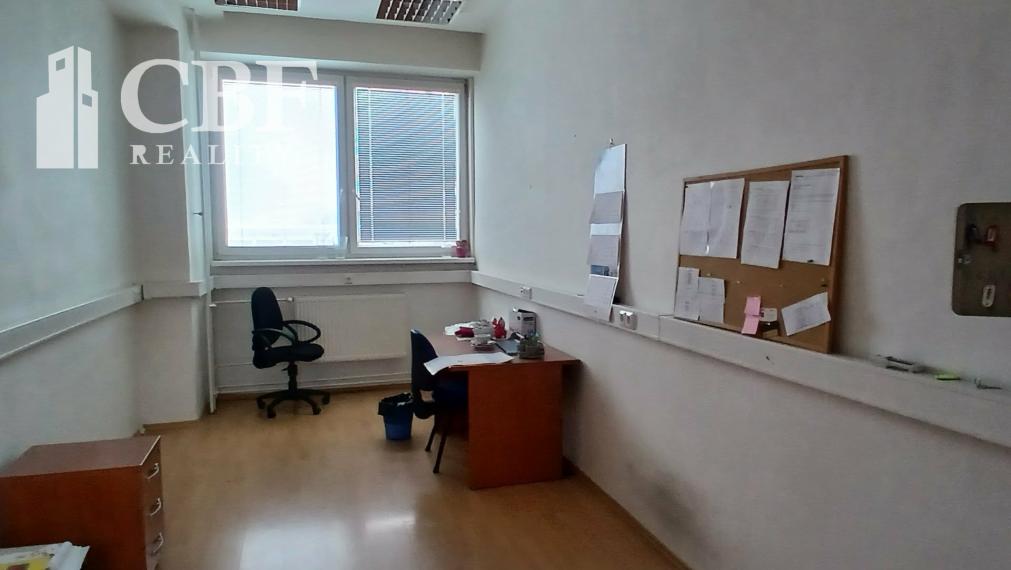 Na prenájom administratívne priestory- Brzotín- Bak