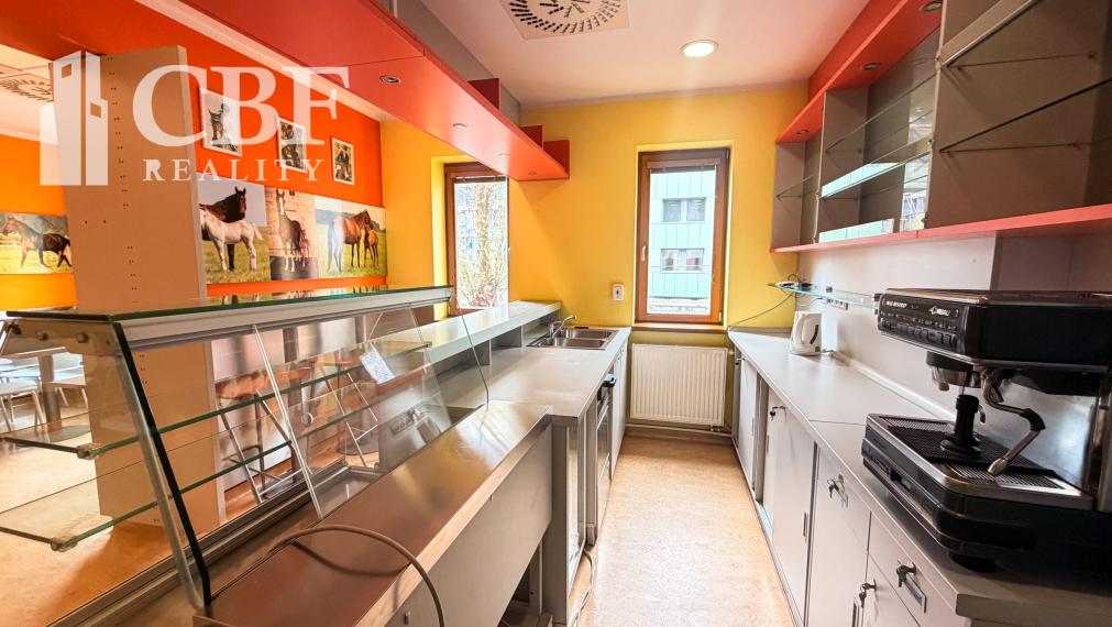 NA PRENÁJOM – KOMPLETNE ZARIADENÉ BISTRO V POPRADE