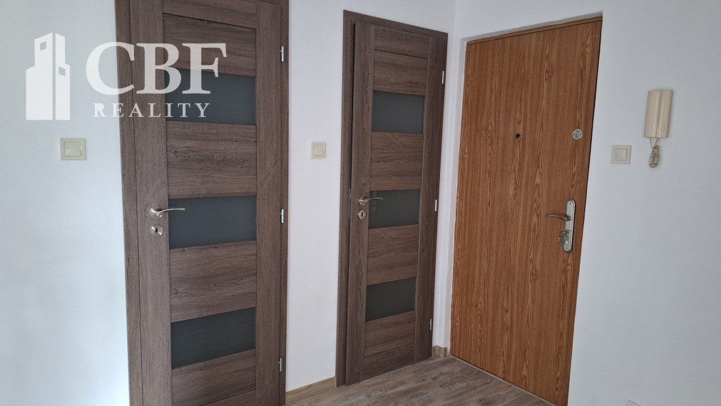 2-IZBOVÝ BYT NA PREDAJ V ROŽŇAVE