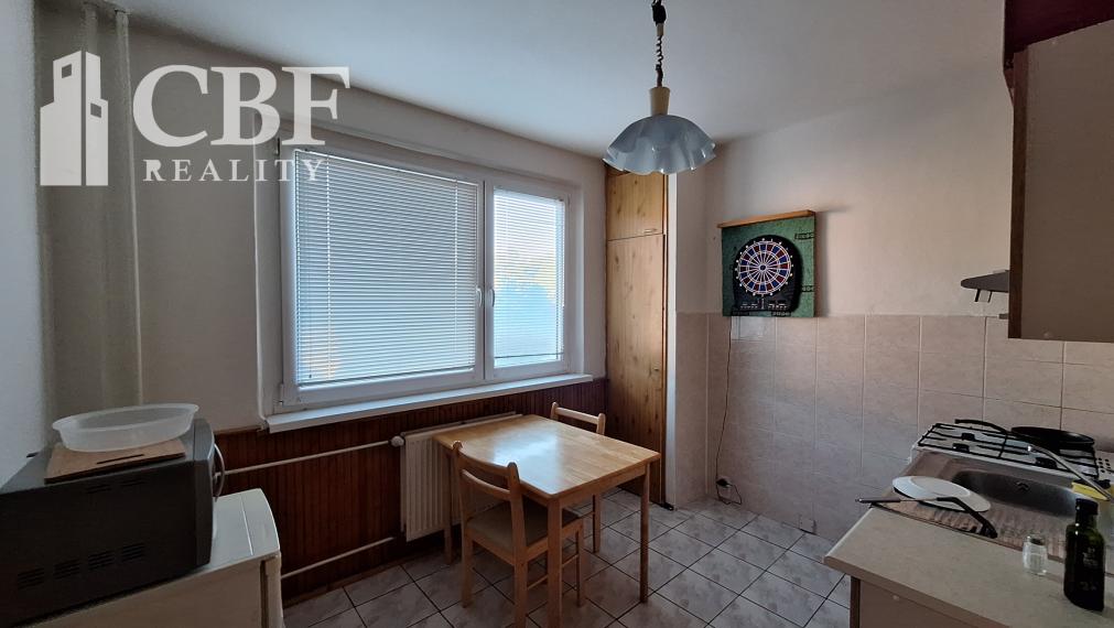3-IZBOVÝ BYT S LOGGIOU NA PREDAJ, OKRUŽNÁ ULICA ROŽŇAVA