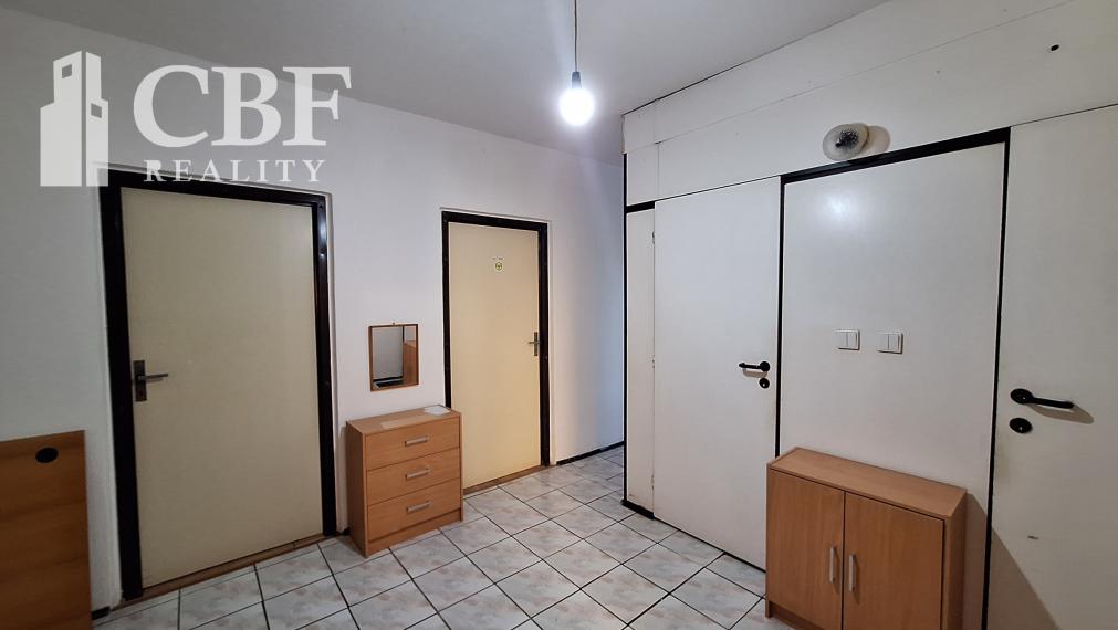 3-IZBOVÝ BYT S LOGGIOU NA PREDAJ, OKRUŽNÁ ULICA ROŽŇAVA