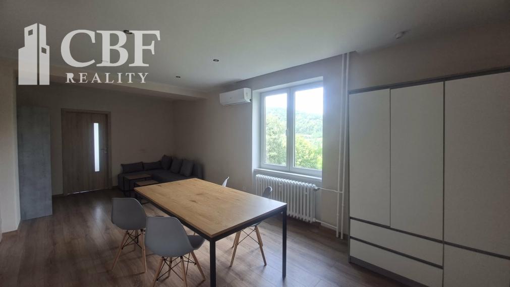 ZNÍŽENÁ CENA! 3-IZBOVÝ BYT RENOVOVANÝ, VARGOVÉ POLE- ROŽŇAVA