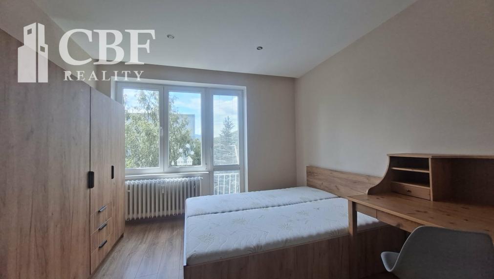 ZNÍŽENÁ CENA! 3-IZBOVÝ BYT RENOVOVANÝ, VARGOVÉ POLE- ROŽŇAVA