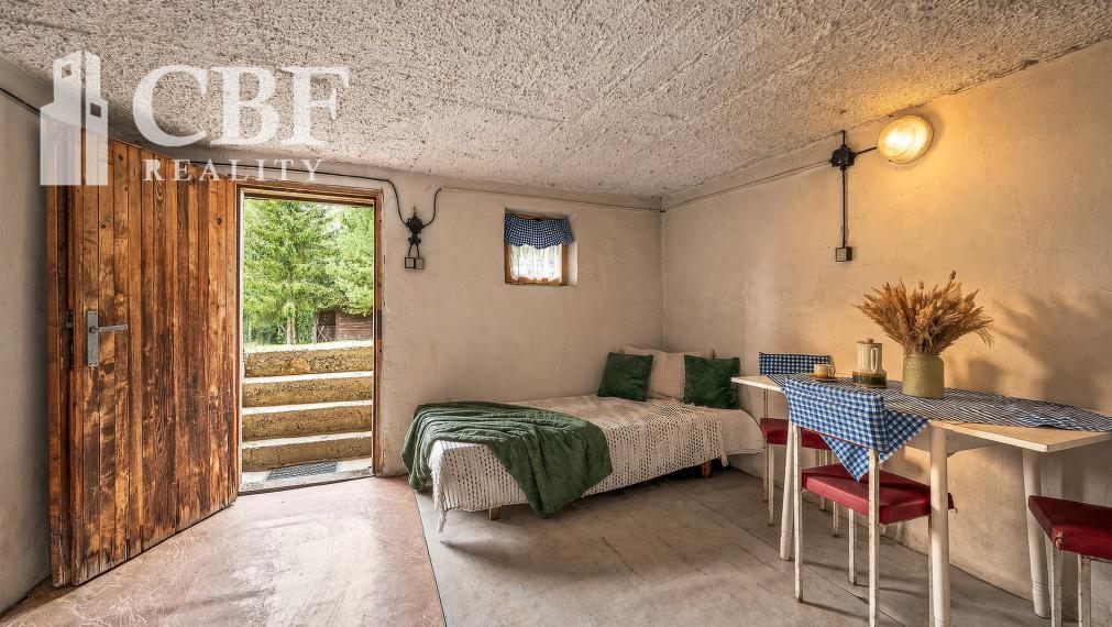 Záhradkárska chata s vlastným pozemkom 404 m² v krásnom prostredí Podolínca