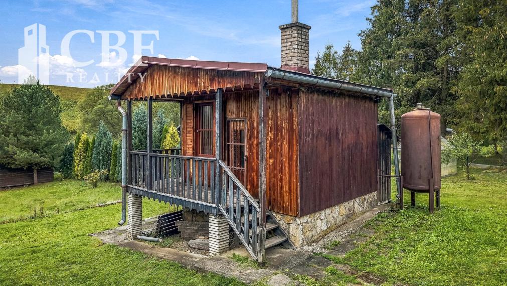 Záhradkárska chata s vlastným pozemkom 404 m² v krásnom prostredí Podolínca
