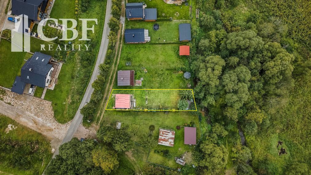 Záhradkárska chata s vlastným pozemkom 404 m² v krásnom prostredí Podolínca