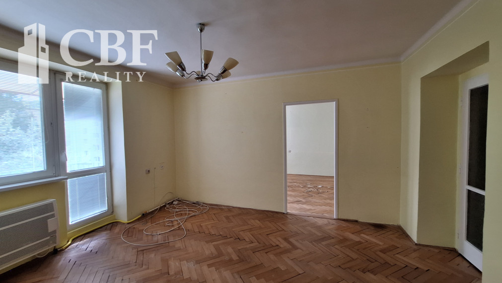 3-iZBOVÝ BYT S BALKÓNOM NA PREDAJ !