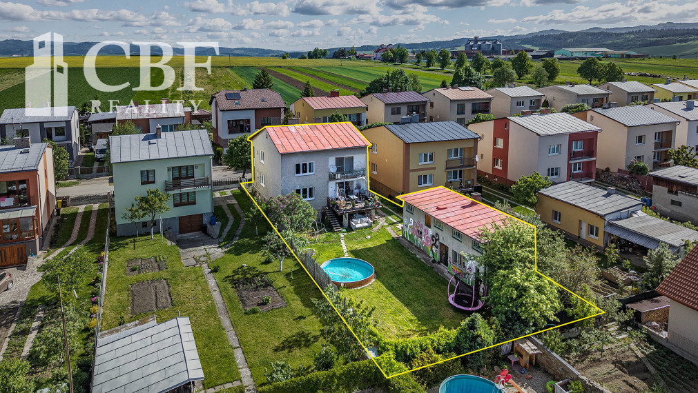 VEĽKORYSÝ RODINNÝ DOM PO REKONŠTRUKCII S BAZÉNOM PRI KEŽMARKU