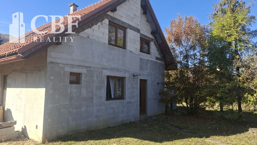 NA PREDAJ DVOJPODLAŽNÝ RODINNÝ DOM V BETLIARI