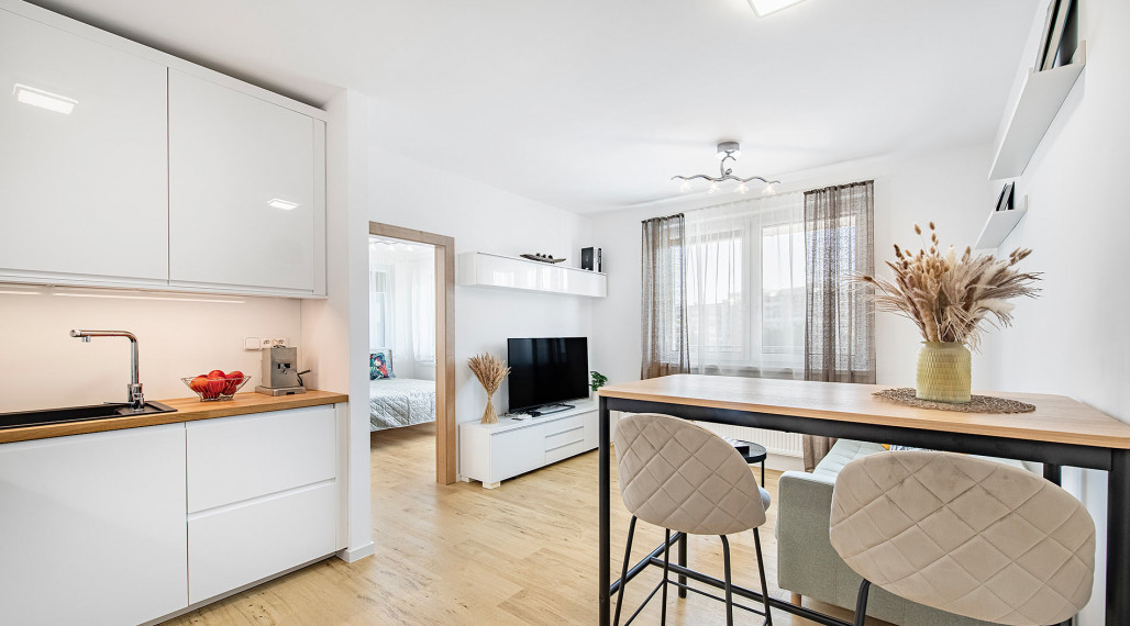 PRENAJATÉ / Krásny 2i byt s terasou a výhľadom na Tatry, Poprad