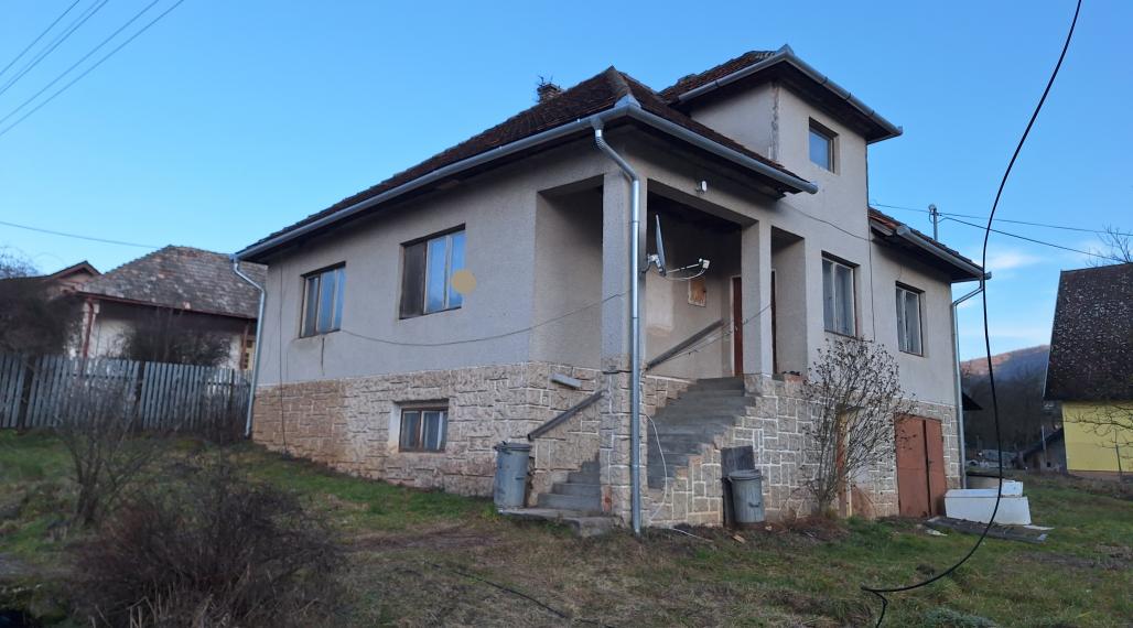RODINNÝ DOM NA PREDAJ  - KRÁSNOHORSKÁ DLHÁ LÚKA