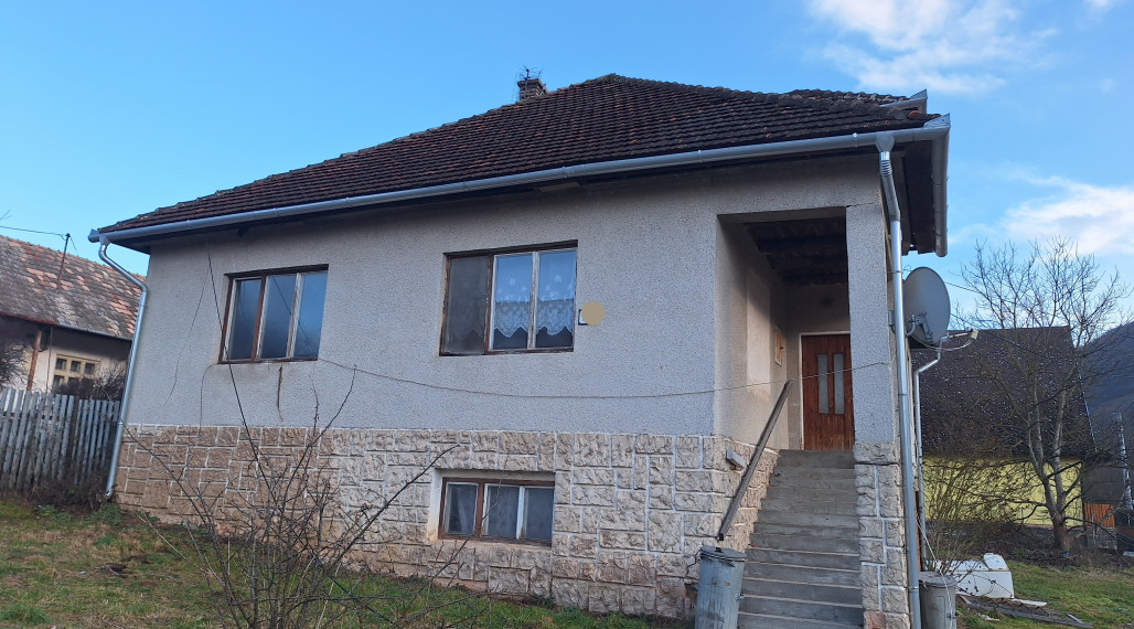 RODINNÝ DOM NA PREDAJ  - KRÁSNOHORSKÁ DLHÁ LÚKA