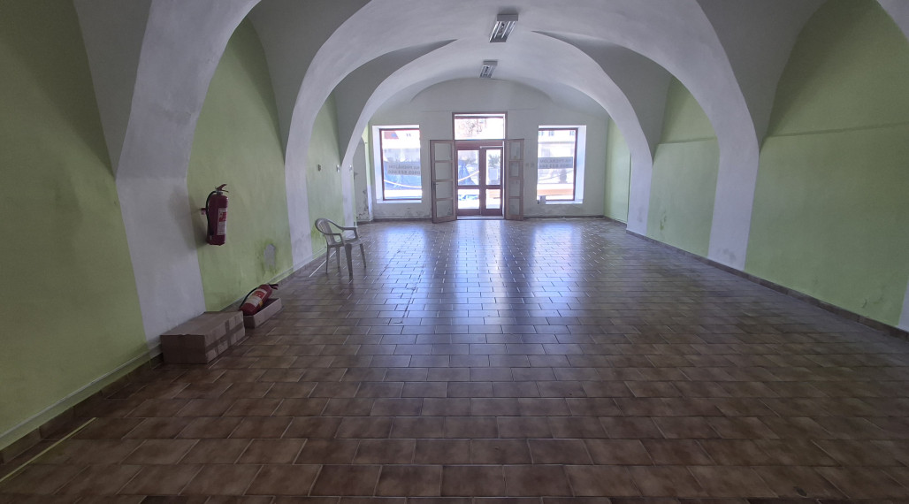 Prenájom obchodného priestoru na Námestí Baníkov v Rožňave