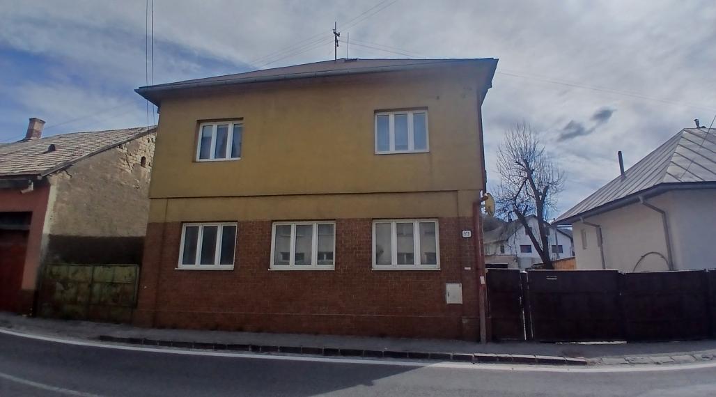 REZERVOVANÉ!  PREDAJ  RODINNÉHO DOMU V DOBŠINEJ,