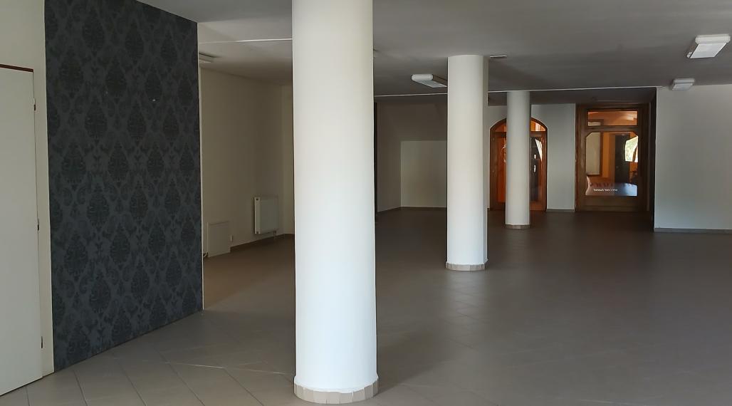 PRENÁJOM KOMERČNÉHO PRIESTORU V CENTRE MESTA O VÝMERE 180 m2